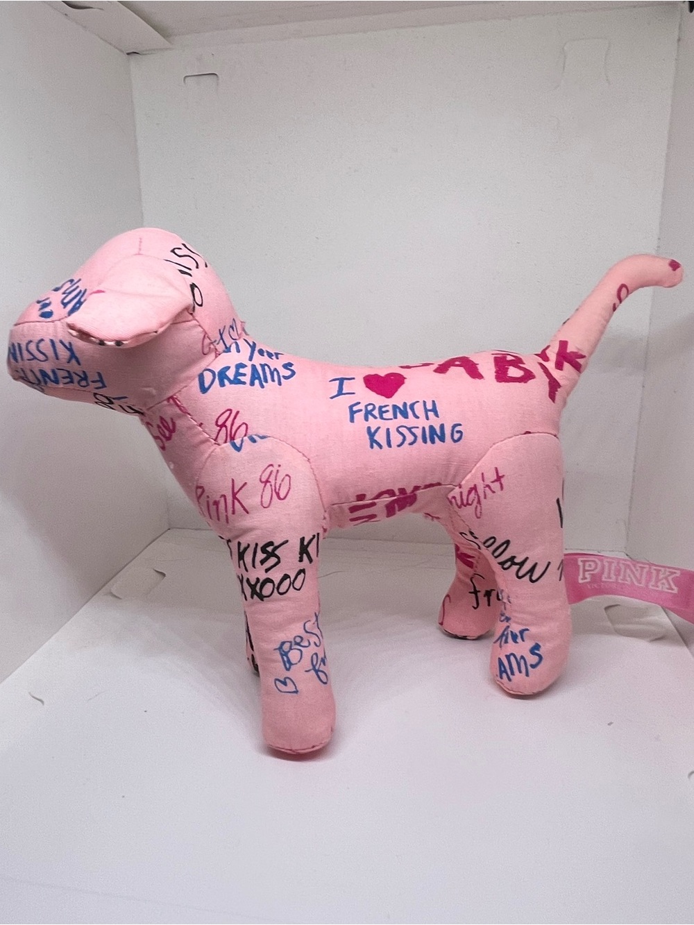 Victoria Secret PINK Dog 6in Pink with “graffiti” - Vintage - Picture 3 of 3